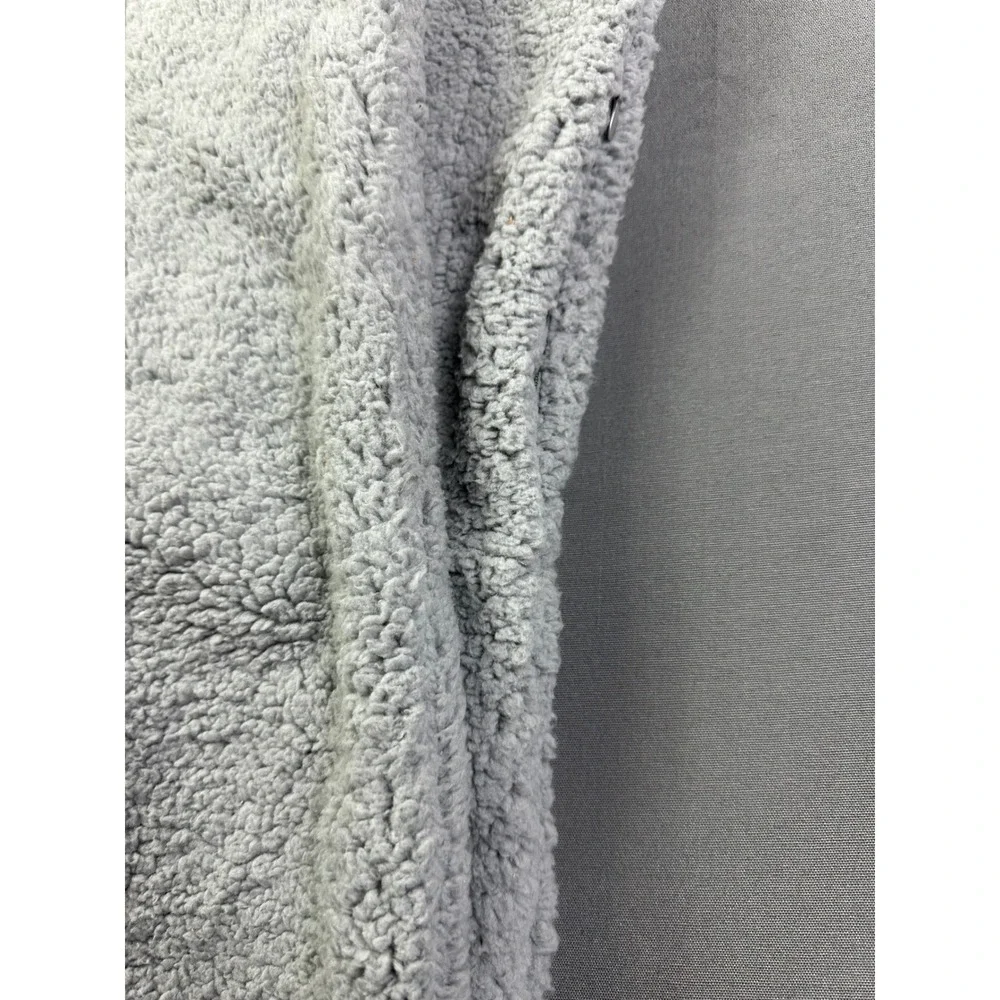 Sprigs Sherpa Scarf with Zipper‎ Pocket Light Gray 52x6.25 One Size 572006GY